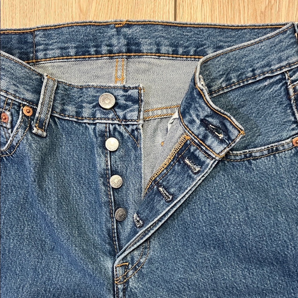 Levi's 501 Original Classic Blue Jeans - Picture 7 of 16